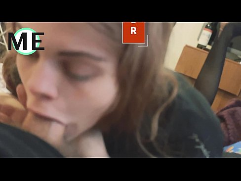 ❤️ Πούτσος στο λαιμό της, σκισμένο καλσόν και σκισμένα τακούνια ❤️  στο el.milfnut-net.ru ❌❤